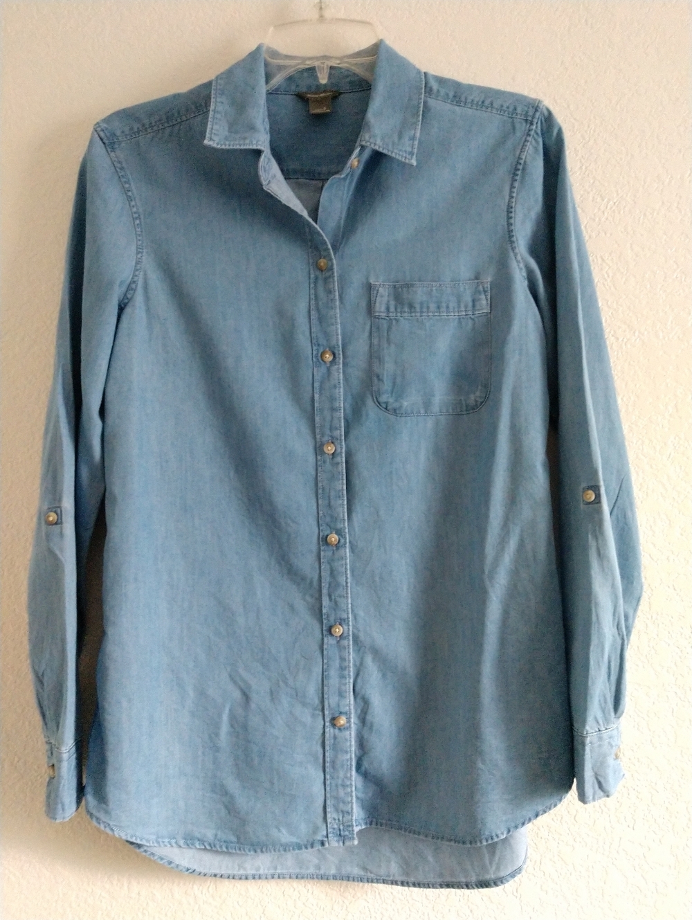 Eddie Bauer Women's Chambray Shirt Long Tab Sleeve Button Front Blue Size Small